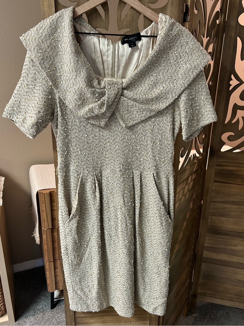 St. John Tweed Boucle Large Peter Pan Style Collar at Neck Dress Size 10